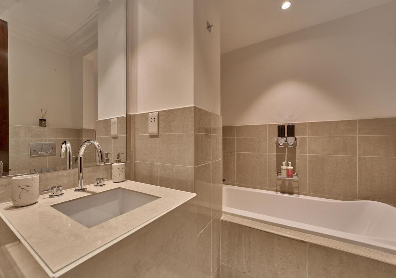 Burj Khalifa Partial View Peak Living Luxury 2Br Souk Al-Bahar Beside Dubai Mall-Golden Homes Exterior foto